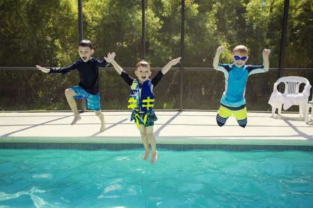 ¿Tiene niños y piscina en casa?, estas recomendaciones le pueden servir  