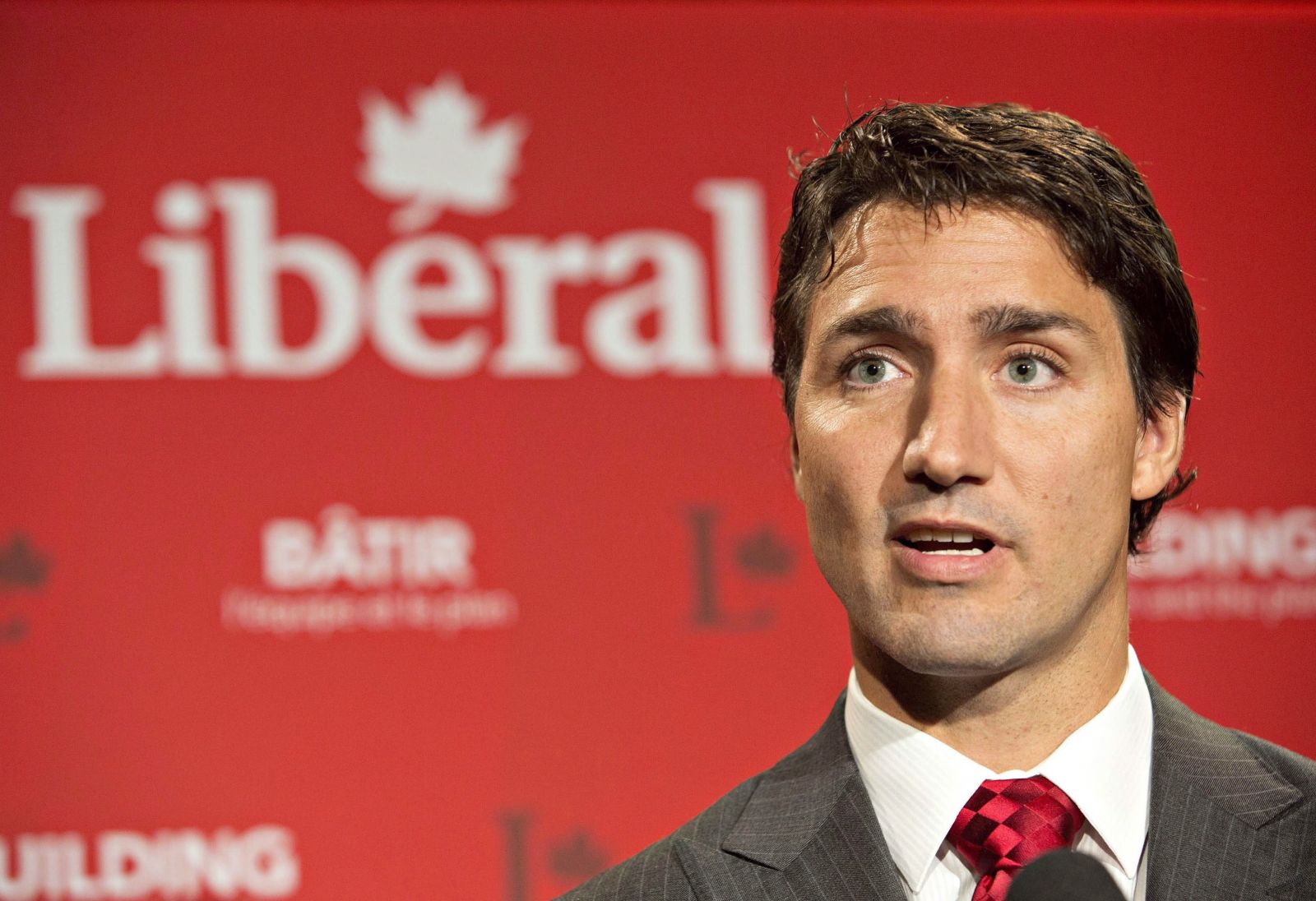Crecen críticas contra Trudeau por donaciones de millonarios chinos 