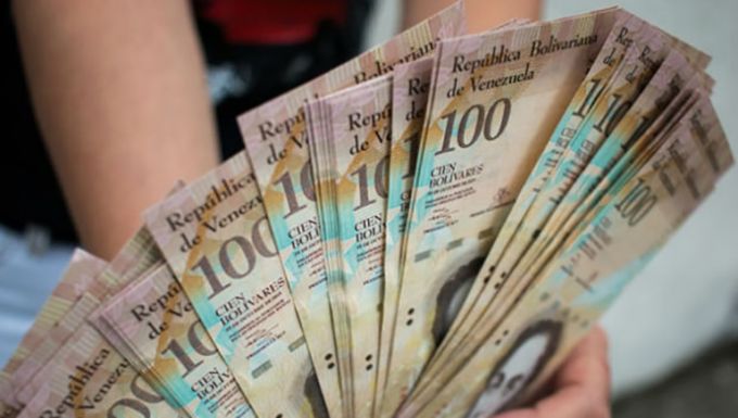 Por crisis, Venezuela elimina billetes de 100 bolívares 