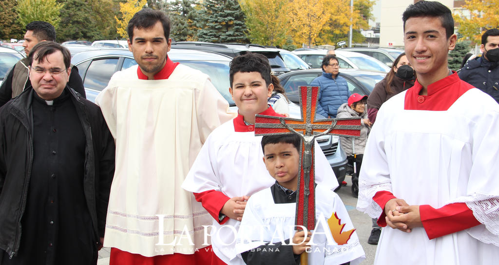 Sentida procesión del Señor de los Milagros en Toronto 