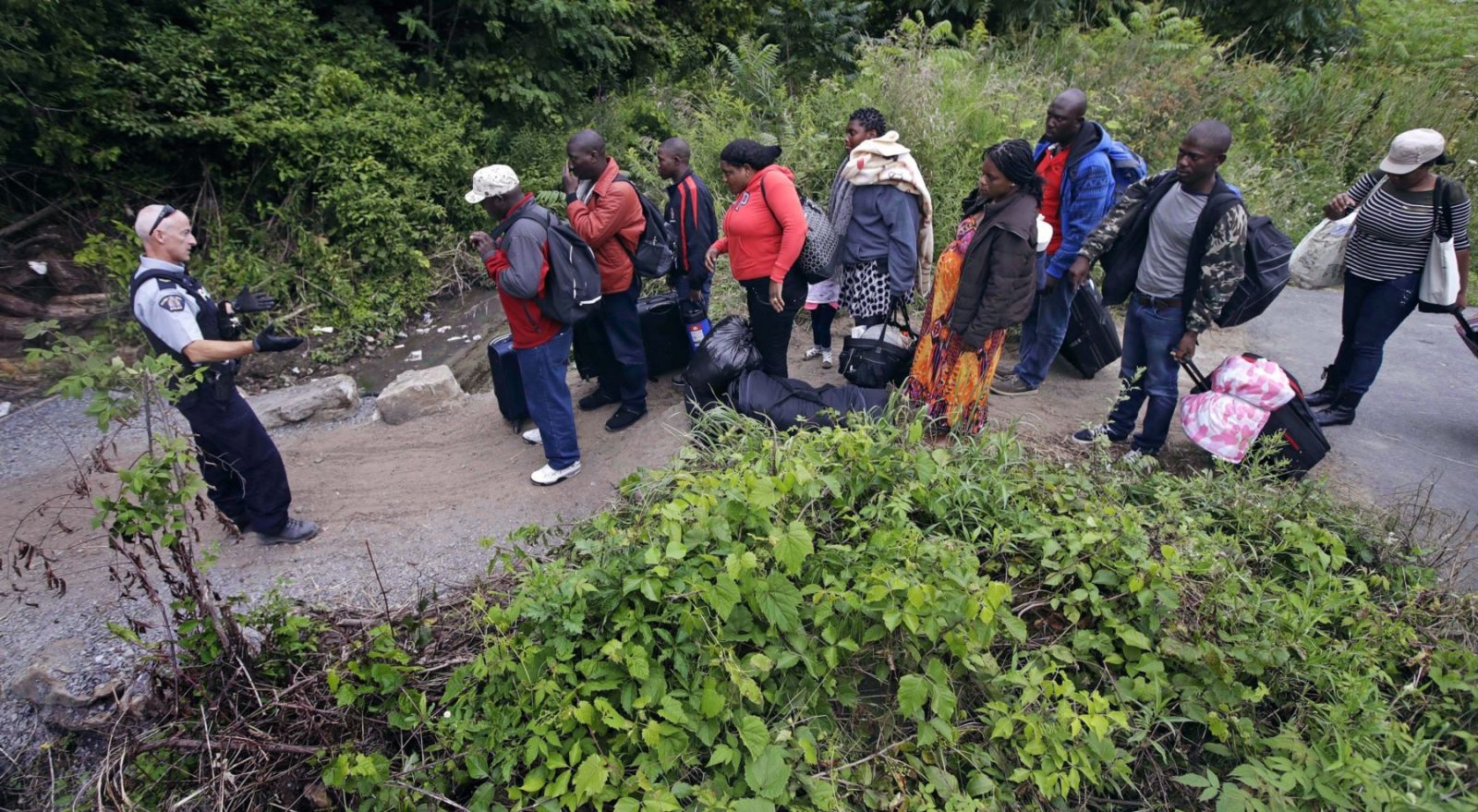 Min-migración rechazó tratamiento de Ontario a refugiados que llegan de EE.UU.  