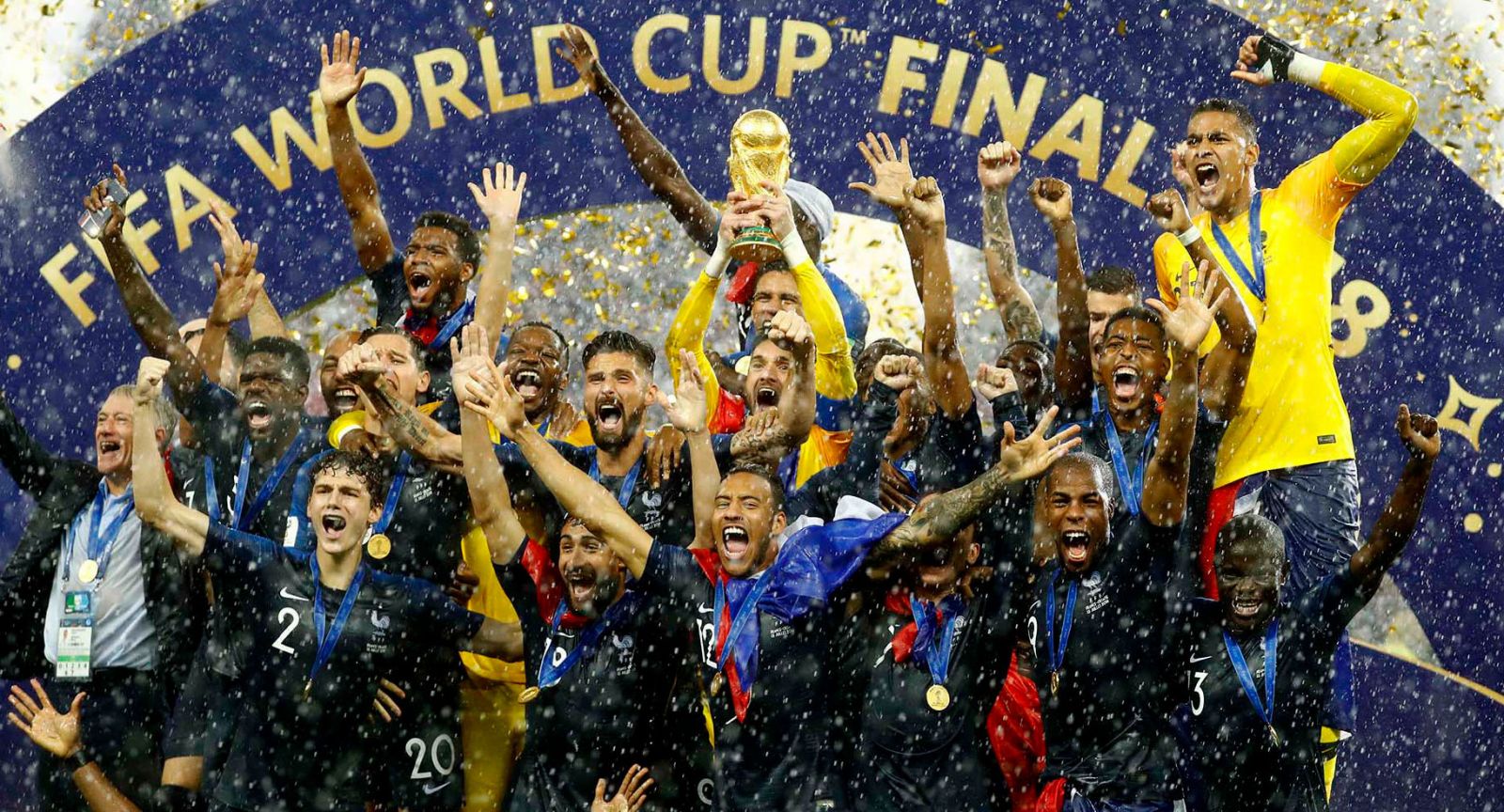 Con estrellas africanas Francia sigue celebrando su gran victoria en el Mundial 