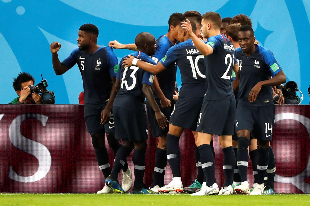 Batallando Francia logra el primer cupo de la gran final del Mundial