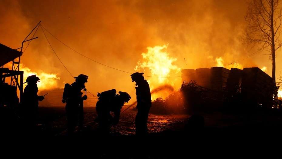 Incendios forestales siguen consumiendo gran parte del centro de Chile