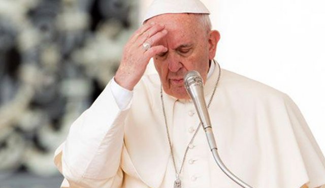 Acusan al Papa de esconder abusos sexuales de un cardenal 