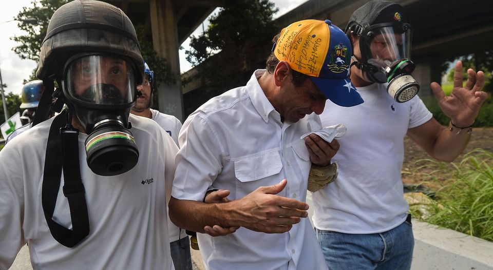 El líder opositor venezolano Henrique Capriles fue herido en una protesta 