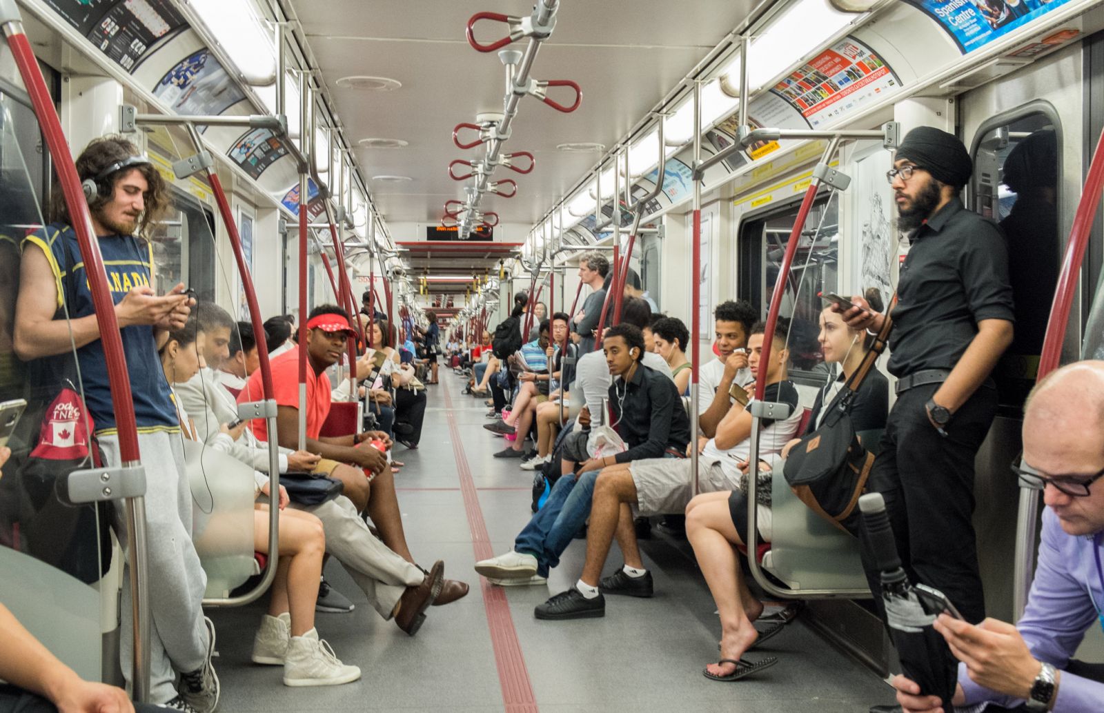 Clientes de Rogers tendrán servicio de telefonía celular dentro del metro de Toronto 