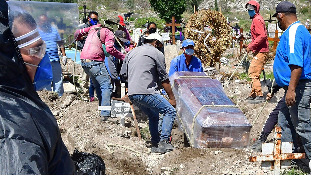 México rebasa las 50.000 muertes y tiene cerca de medio millón de personas contagiadas 
