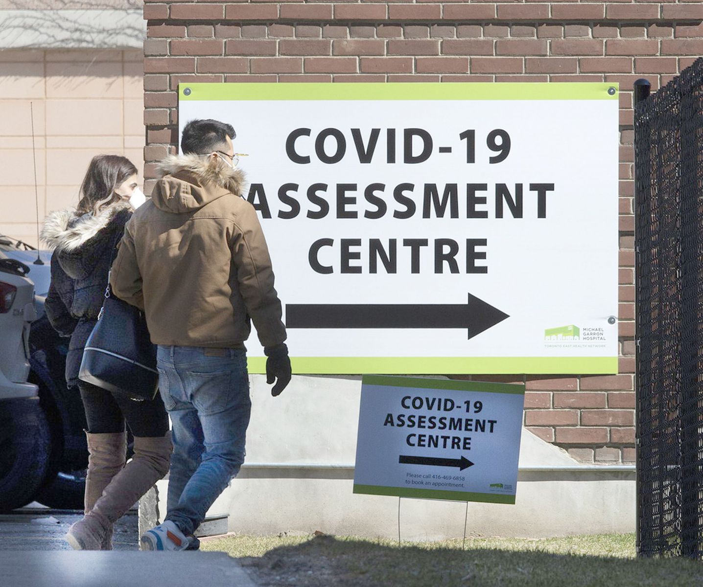 Contagios en Ontario sigue aumentando, el viernes fue de 334 y 15 muertos 