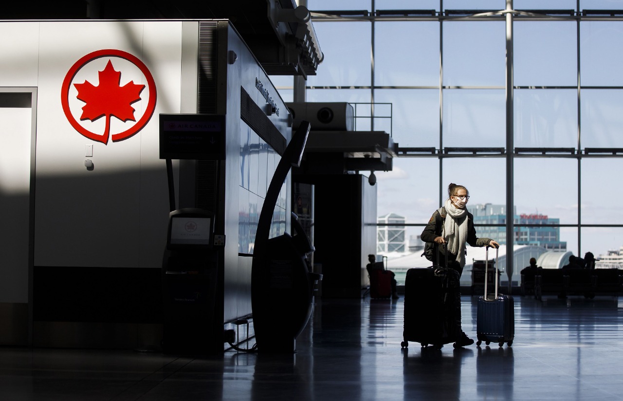 Air Canada devolvería a sus clientes el dinero pagado por vuelos cancelados por la pandemia 
