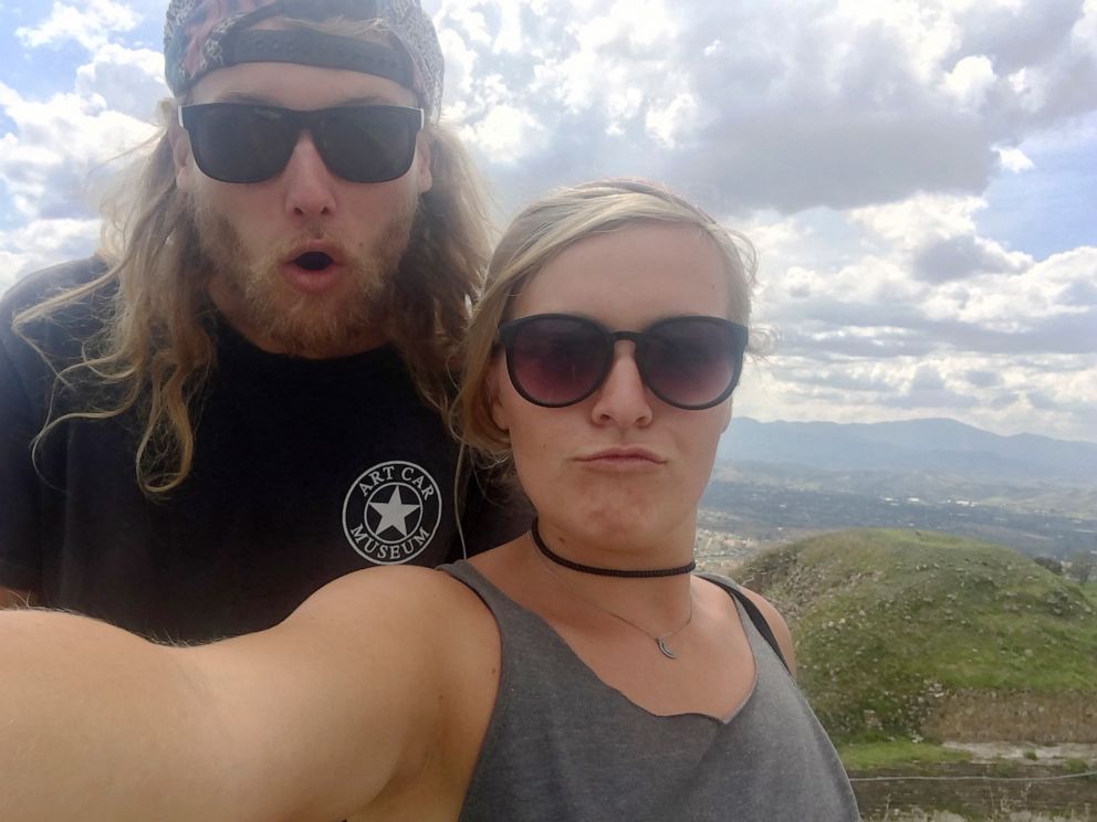 Buscan a dos jóvenes canadienses que serían los asesinos de pareja turistas en Canadá 