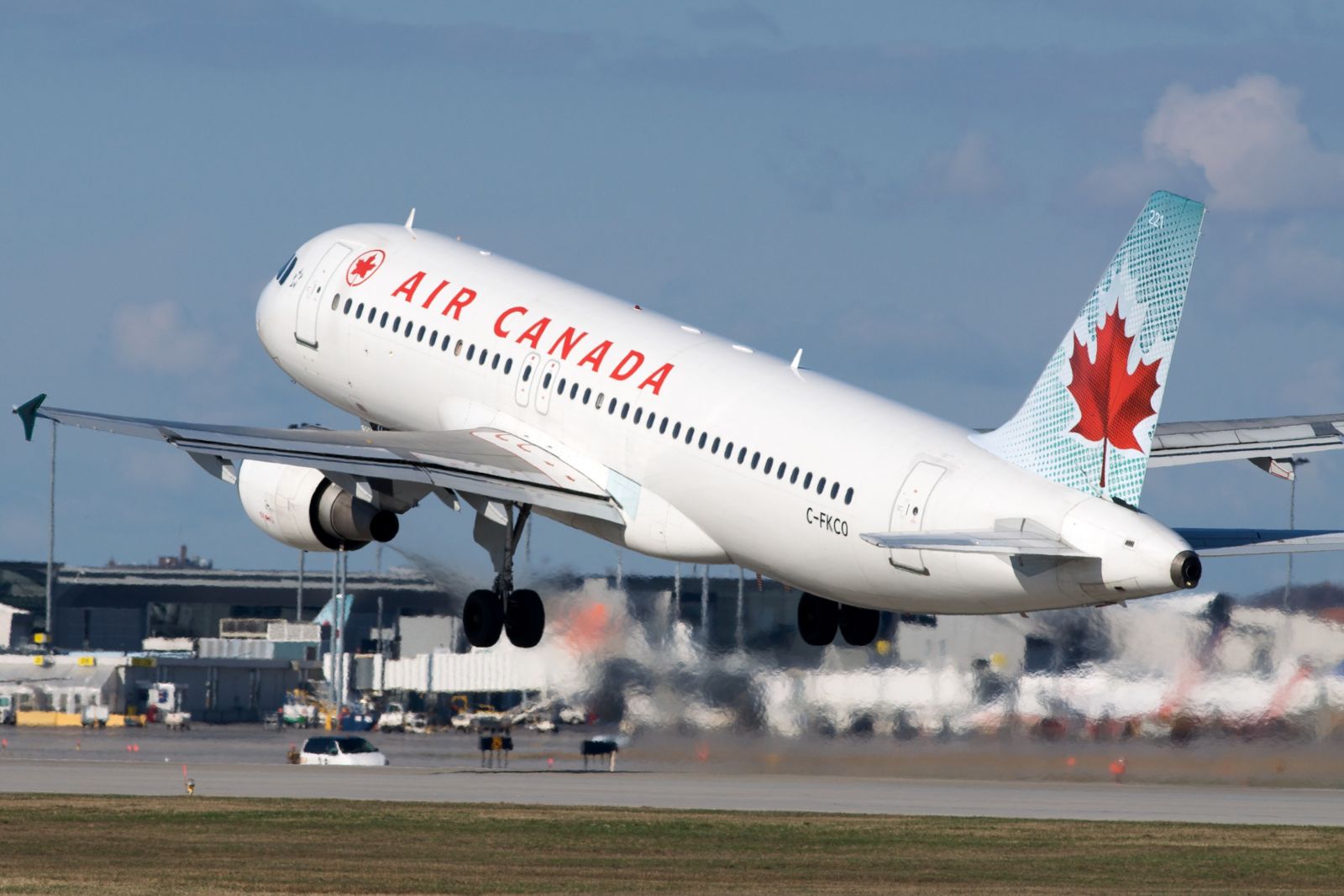 Air Canada deberá pagar 21 mil dólares a una pareja por no darle información en francés