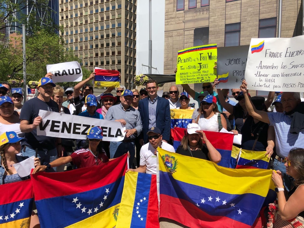 Venezolanos protestaron en varias ciudades de Canadá ante reelección de Maduro 