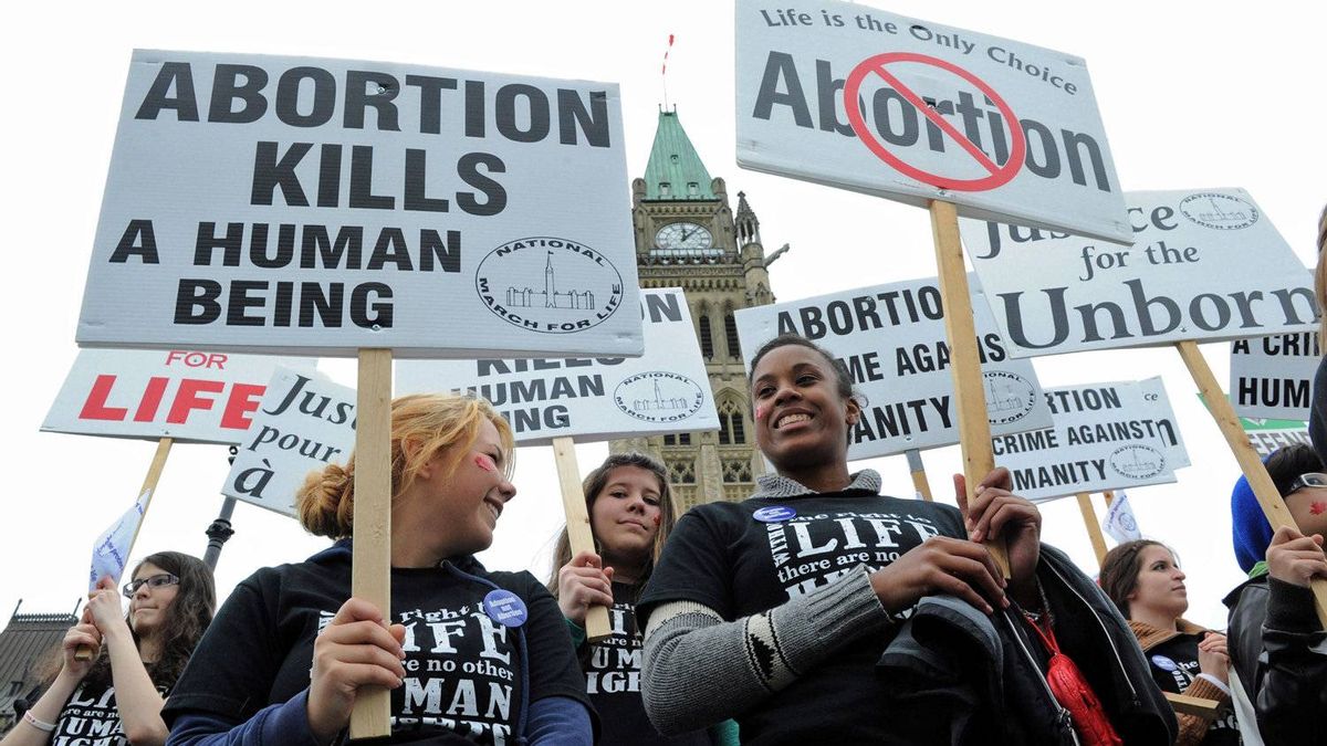Después de 50 años de su legalización, piden Ley que limite el aborto en Canadá