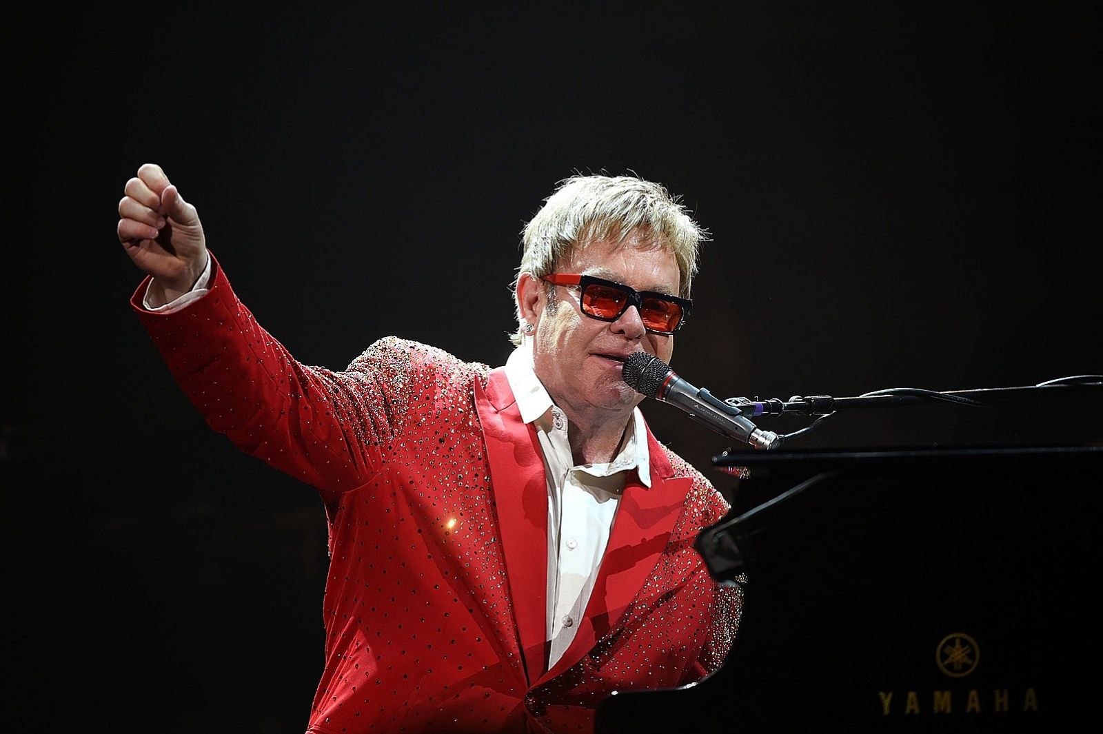 Elton John y su vida llena de sexo y cocaína llegan al cine, y sin censura 