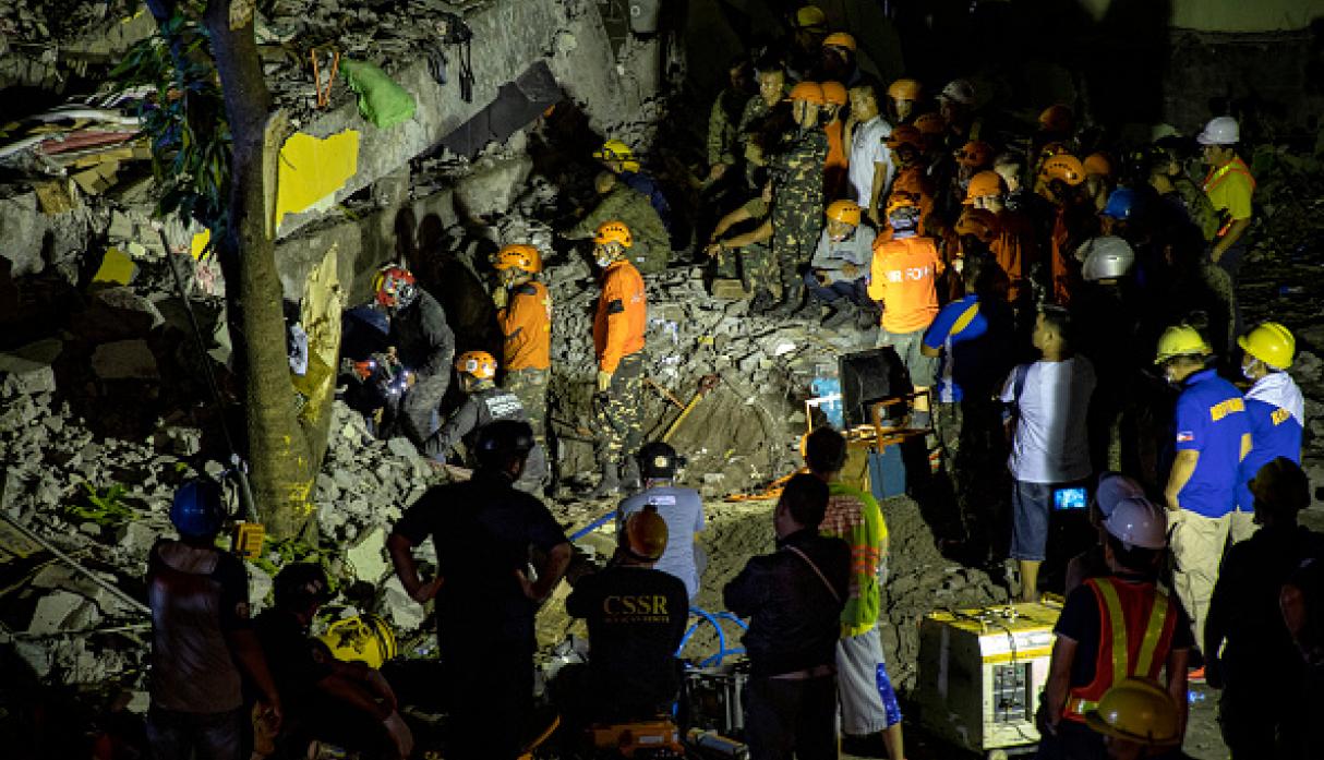 Dos fuertes terremotos sacudieron a Filipinas con un día de diferencia