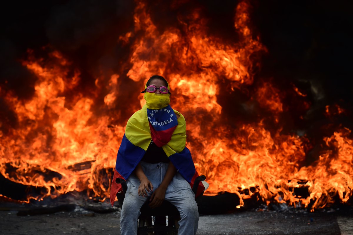 Angustia, hambre, muerte y caos total en Venezuela por falta de energía, agua y alimentos 