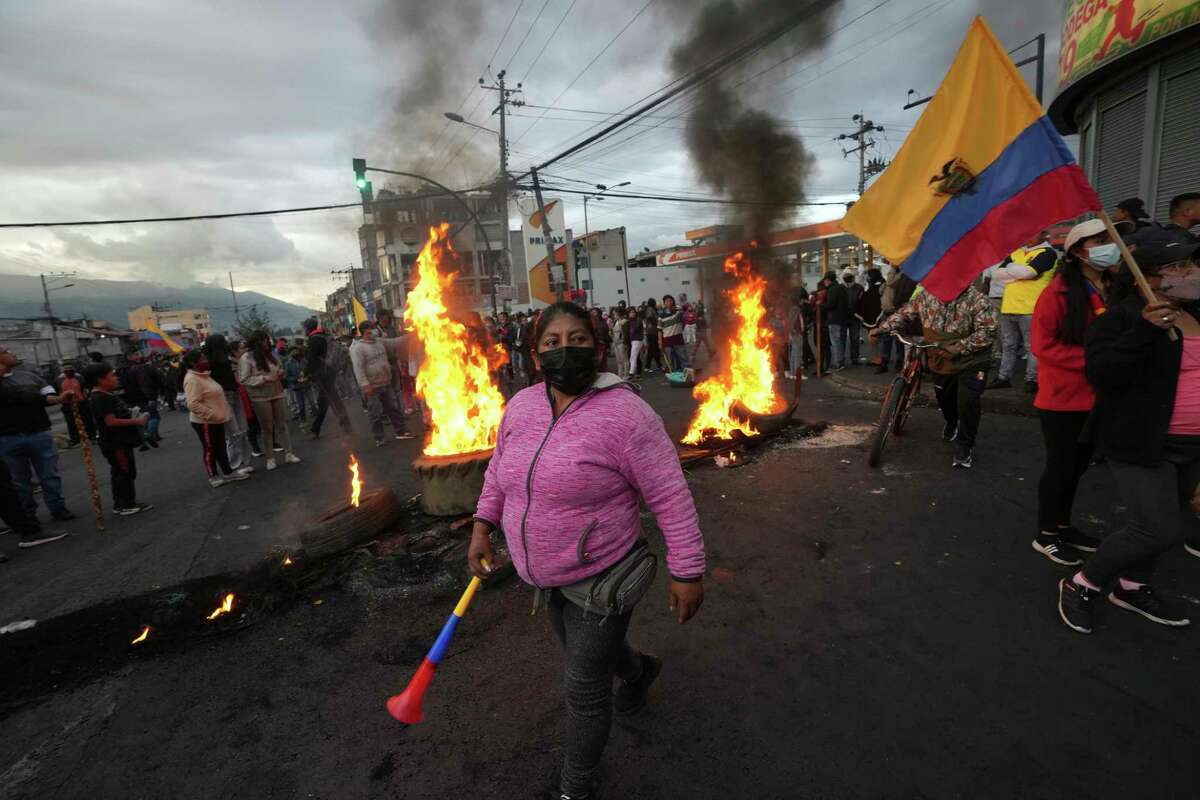Violentas protestas mantienen la tensión en Ecuador. Quito esta militarizada  