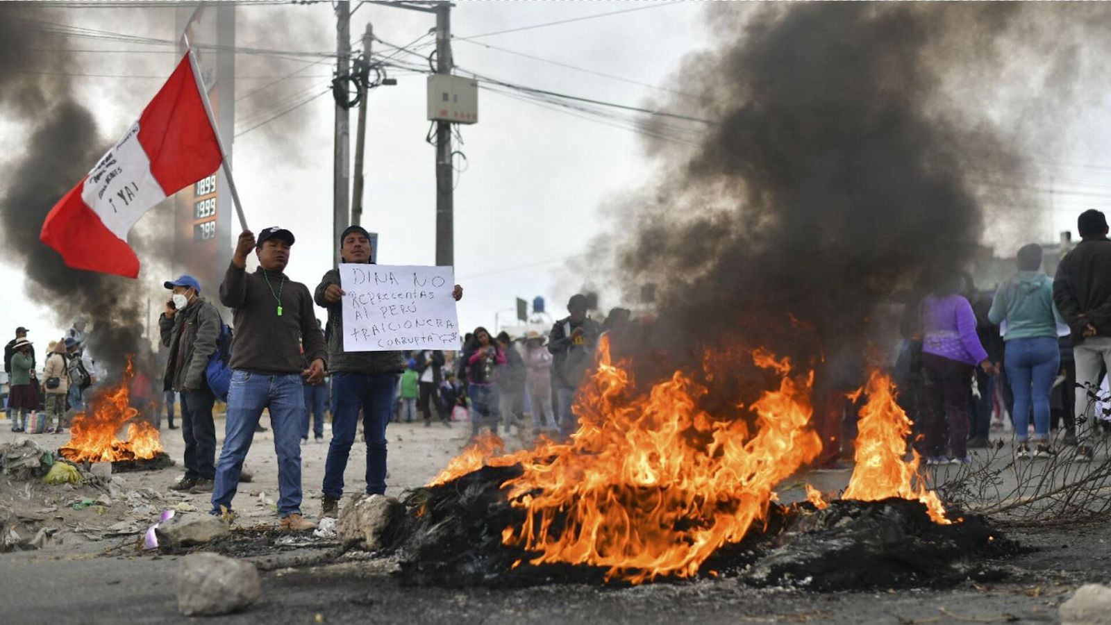 Caos, tensión y muerte se apoderan de las calles de Perú  