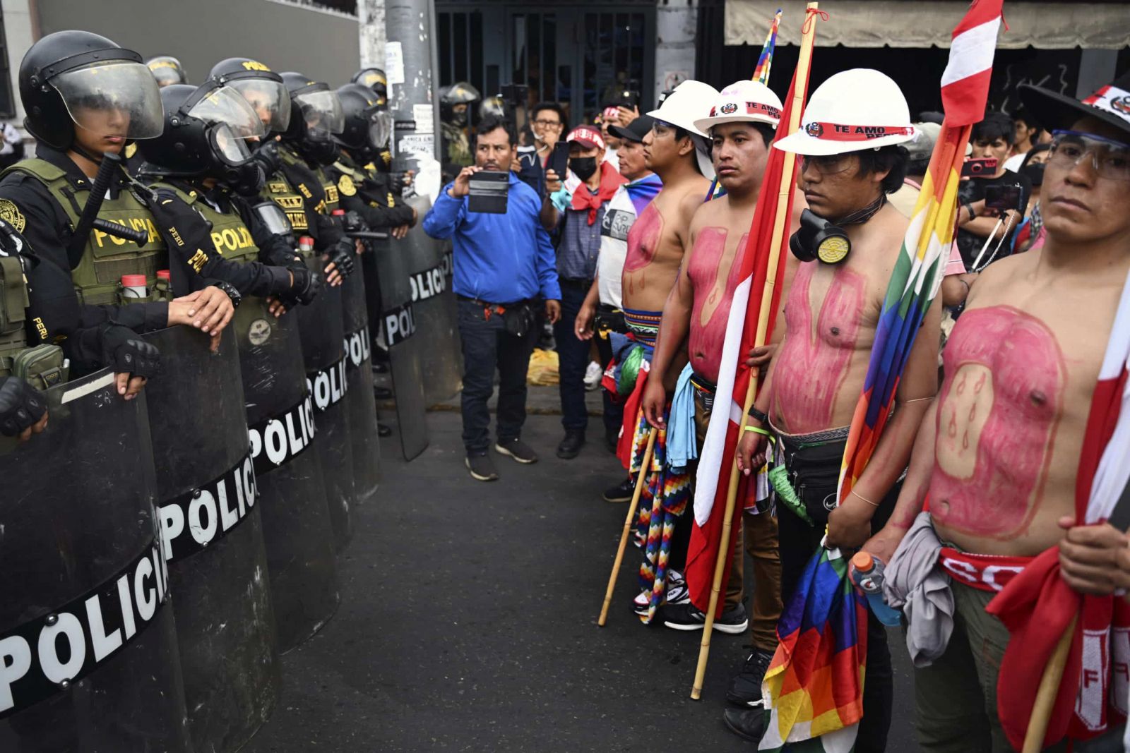 Los muertos en Perú siguen aumentando en medio de las protestas