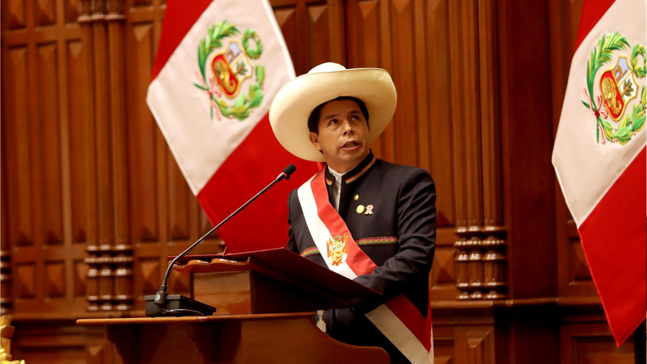 Destituyen al presidente de Perú Pedro Castillo porque quería dar un “golpe de estado” 
