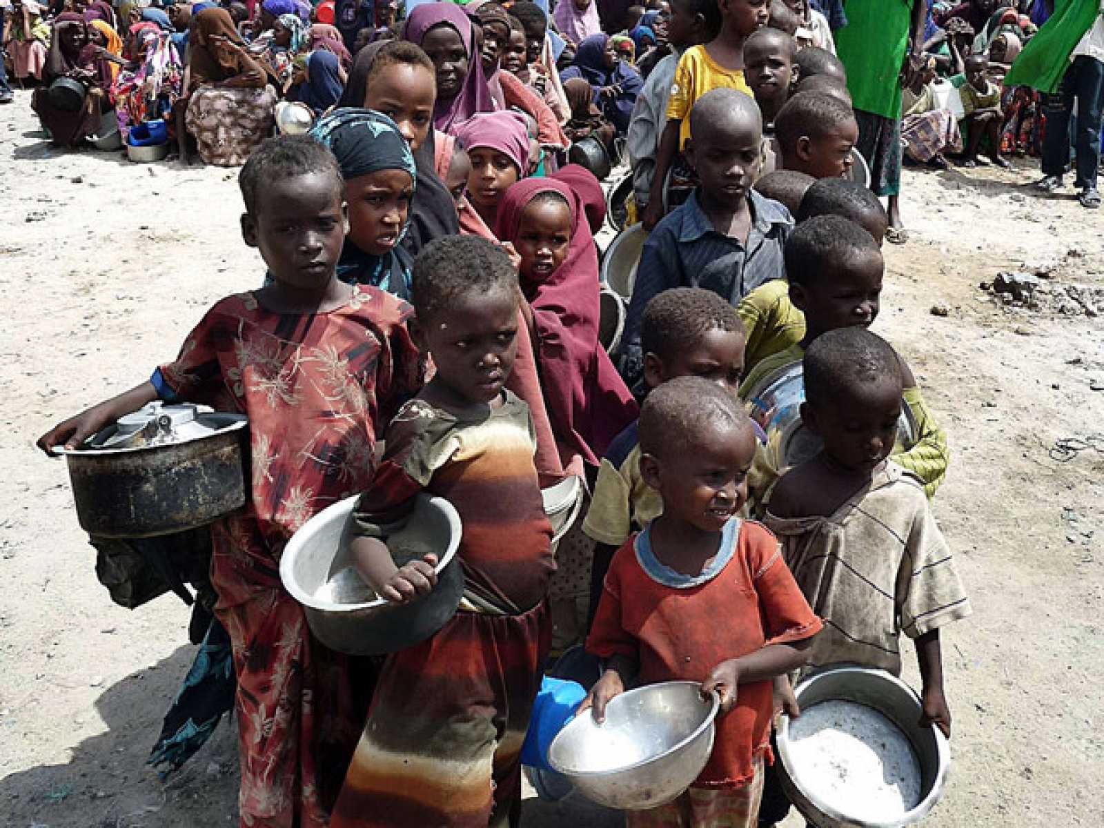 Откуда голод. Голодающие африканские дети.