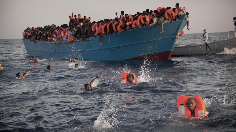 Italia aprueba medidas fuertes para detener llegada de más inmigrantes
