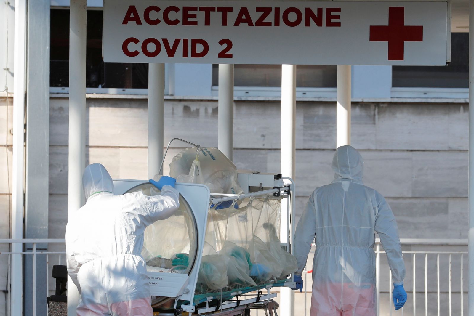 Se endurecen las restricciones en Europa por rápido aumento contagios y muertos 