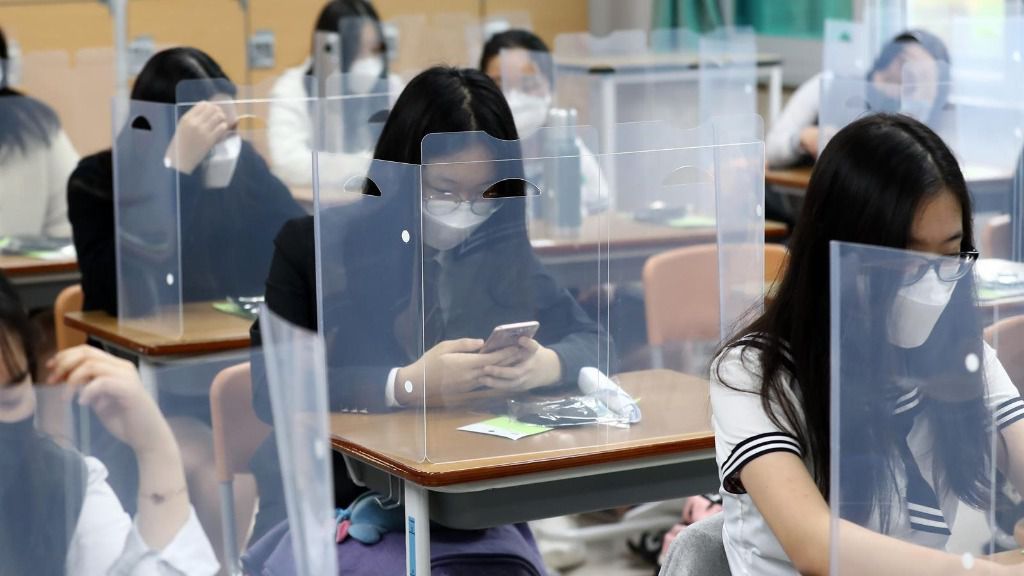 Corea del Sur que abrió escuelas, las está cerrando de nuevo por rebrote del virus 
