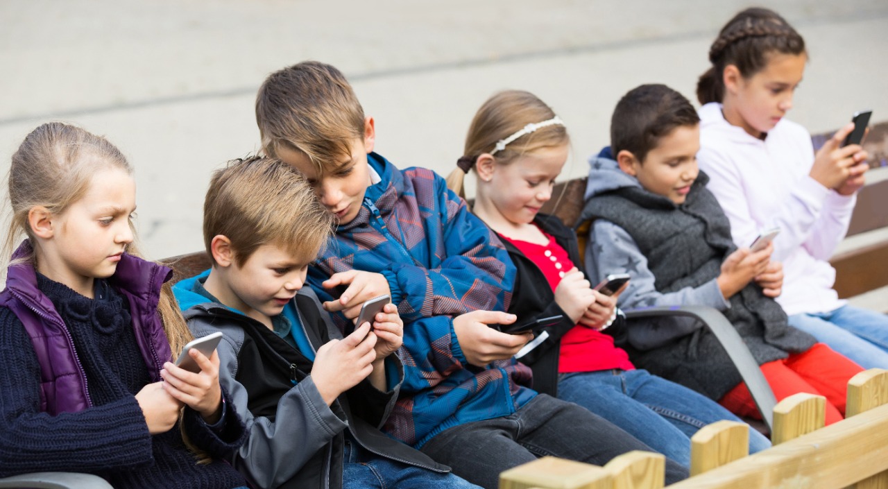 Detenga el abuso de la tecnología en los niños, aprenda a desconectarlos 