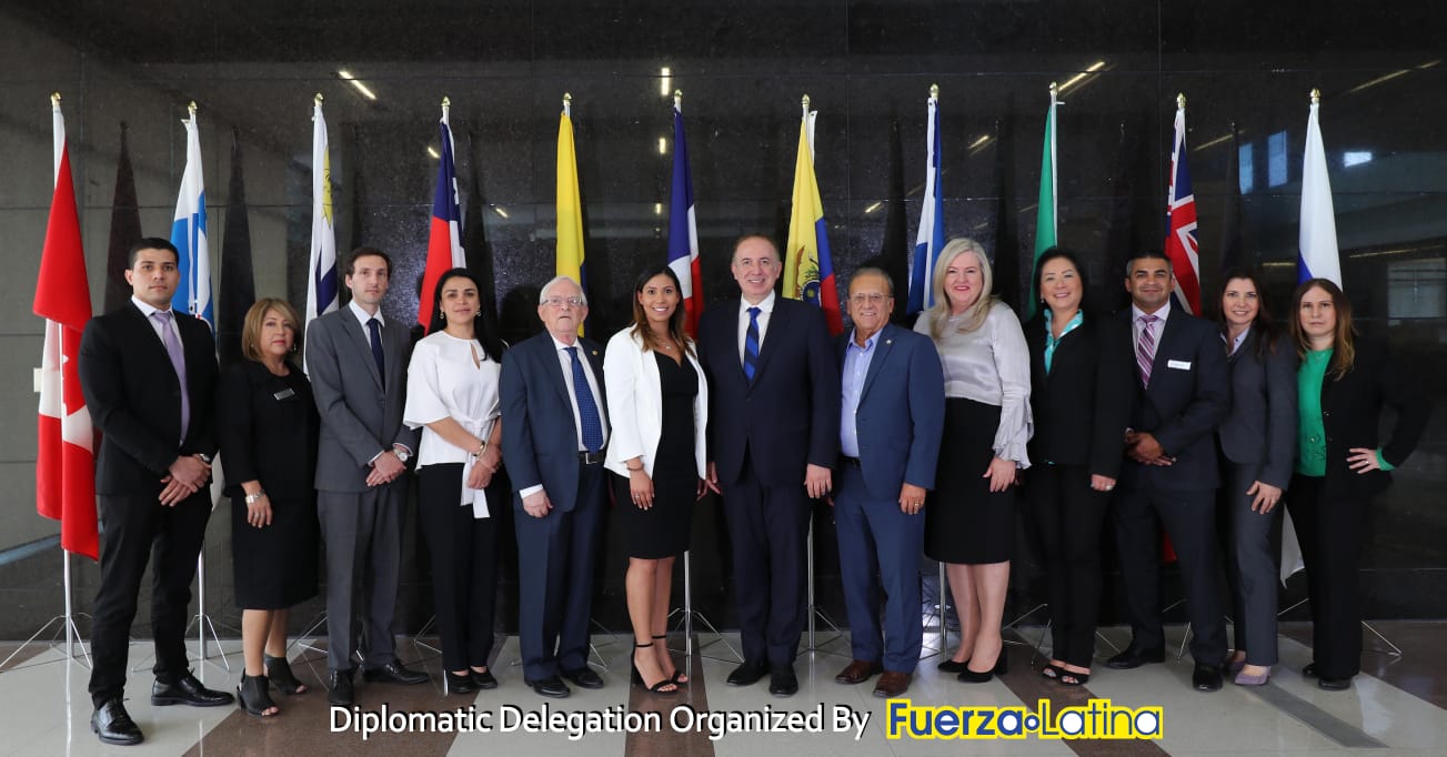 Diplomáticos latinoamericanos visitan la alcaldía de Vaughan.