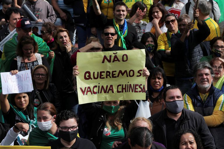 Por “grave” incidente con un voluntario, se suspenden prueba de la vacuna China en Brasil