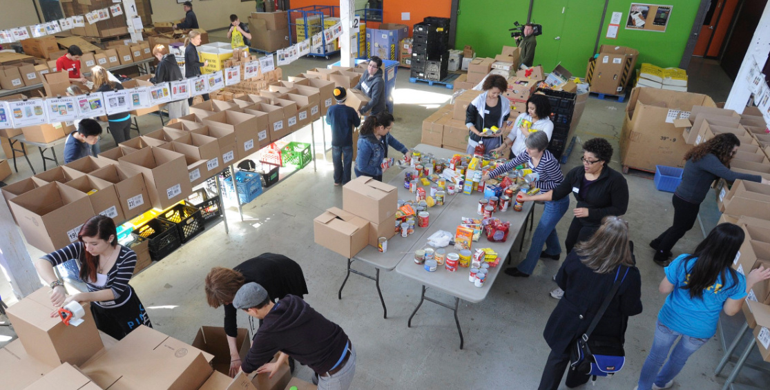 Bancos de comida en Toronto necesitan más donaciones y voluntarios para seguir ayudando 