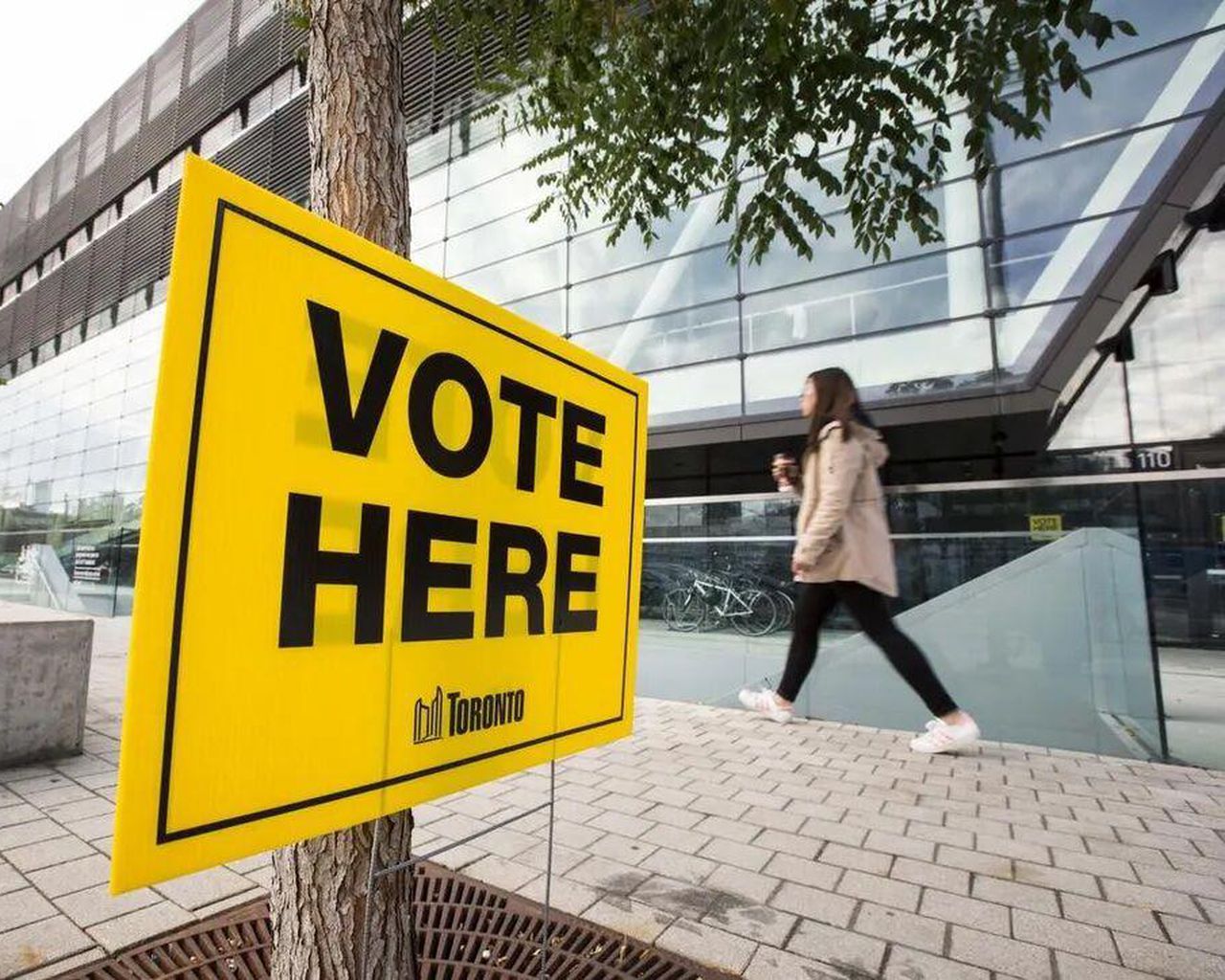 ¿A que se debe la baja votación en las elecciones municipales en Ontario? 
