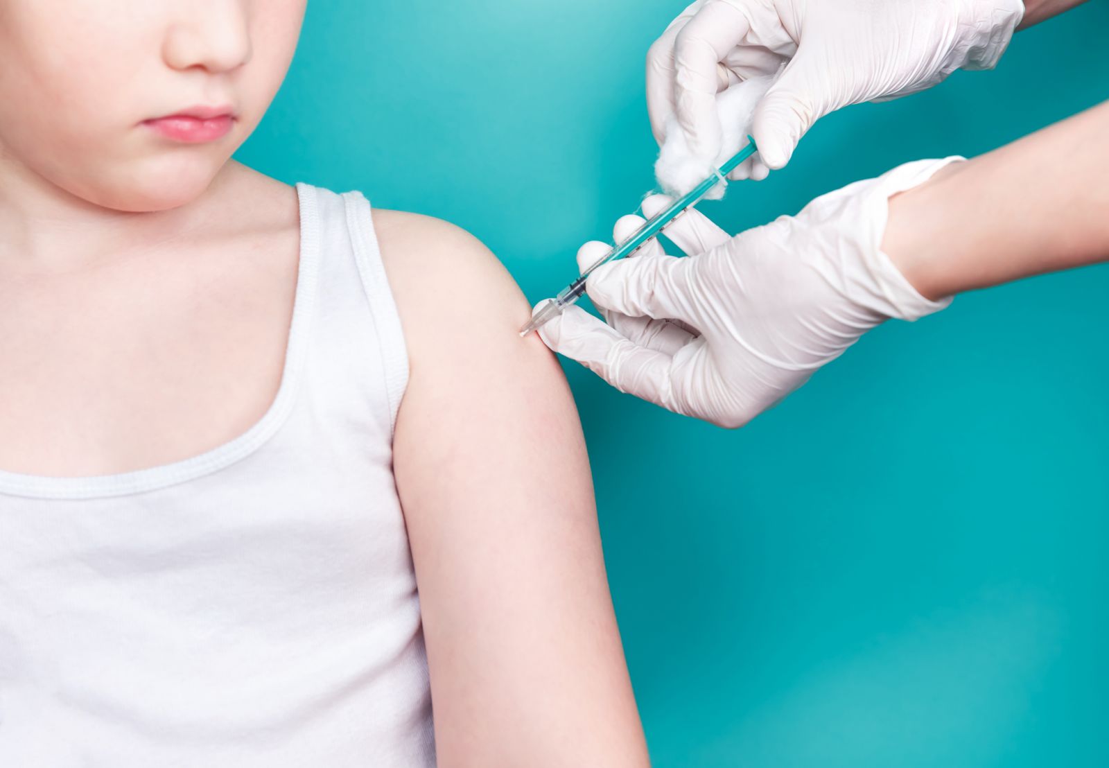 Para Public Health Ontario hay que vacunar a todos los niños, si se quiere detener la pandemia  